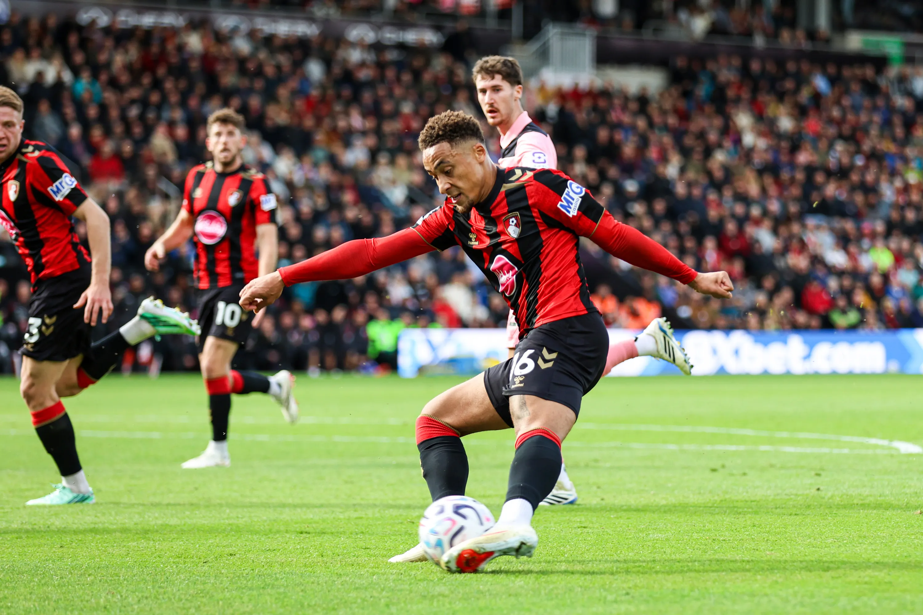 Man Utd vs Bournemouth Tavernier odds