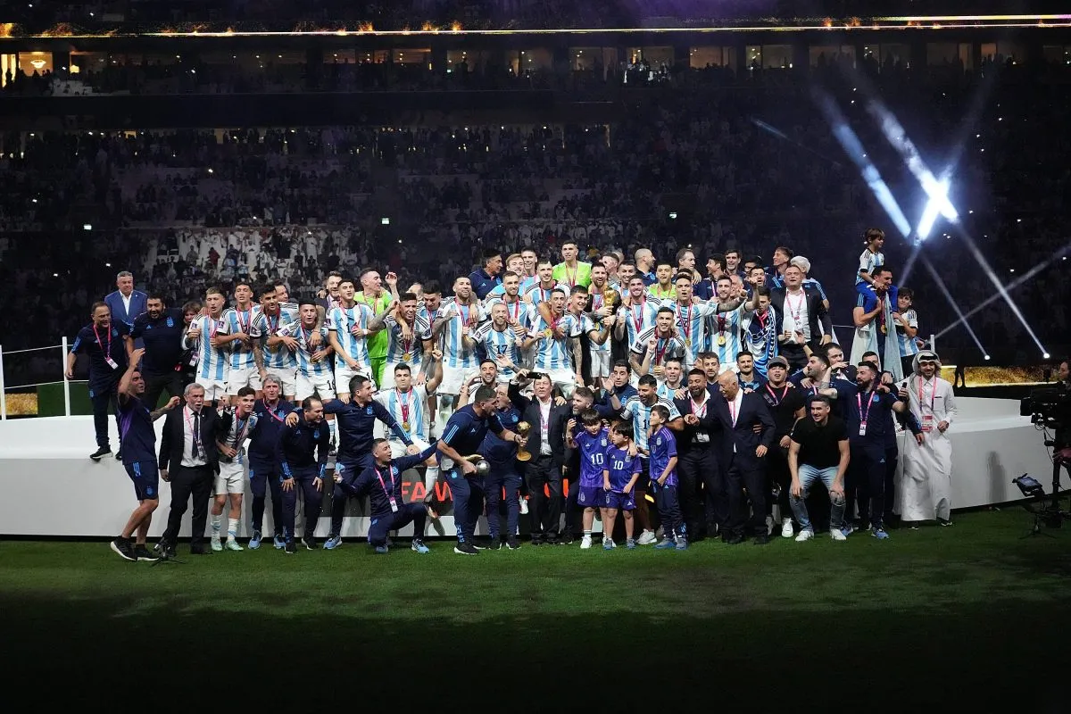 How is the World Cup trophy made?