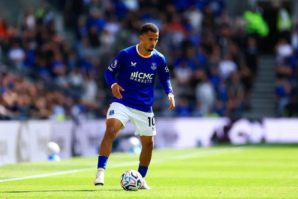Latest transfer news today: Chelsea and Liverpool offered midfielder as Arsenal enquire about forward