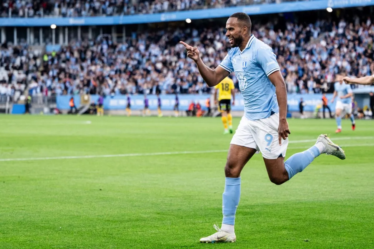 Isaac Kiese Thelin player to watch