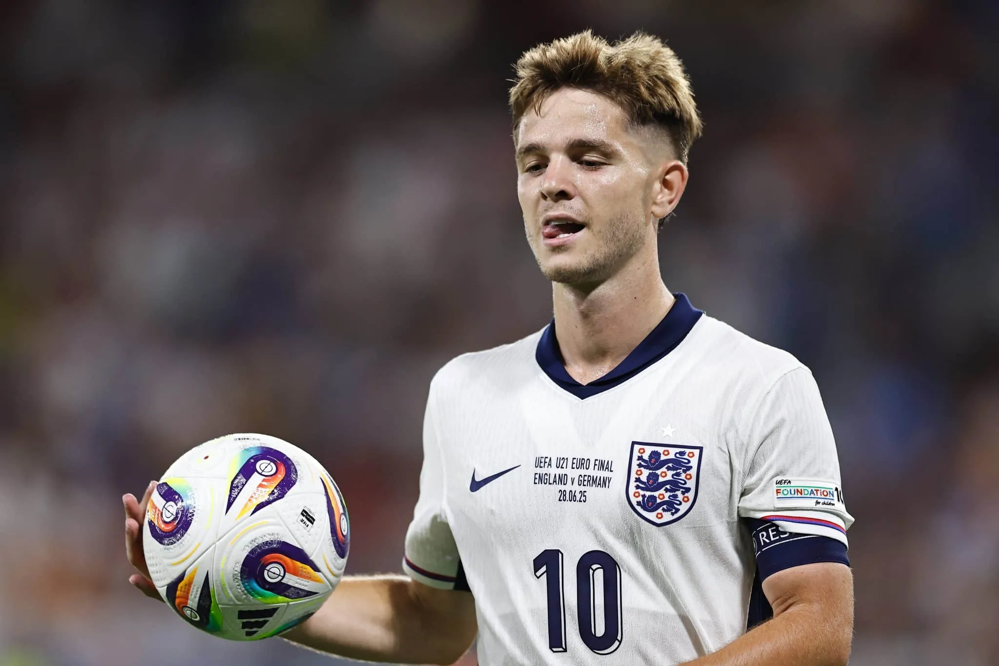 Borussia Dortmund transfer news: Bundesliga giants plotting move for Man City youngster &ndash; Whisper+ verdict