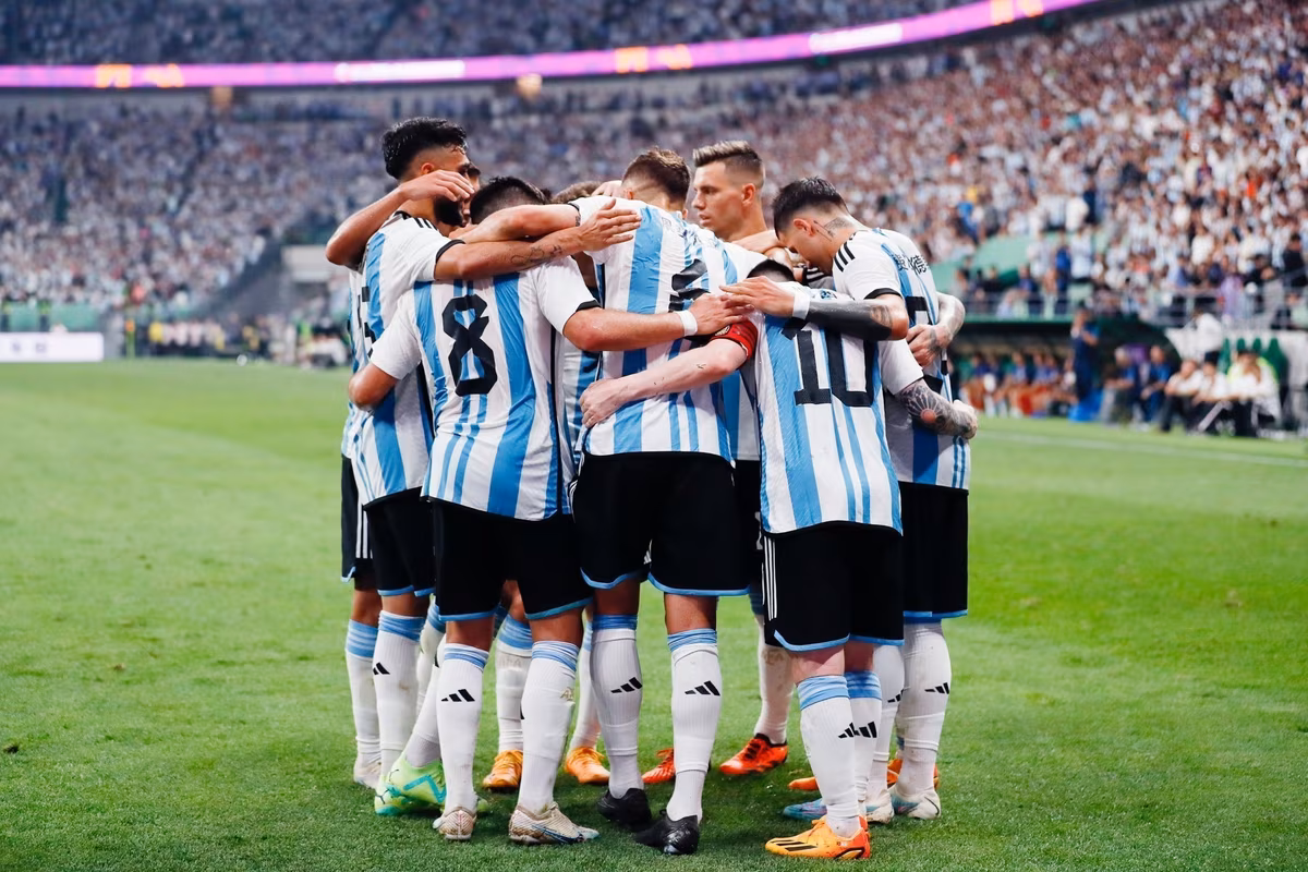 Players of Argentina celebrate