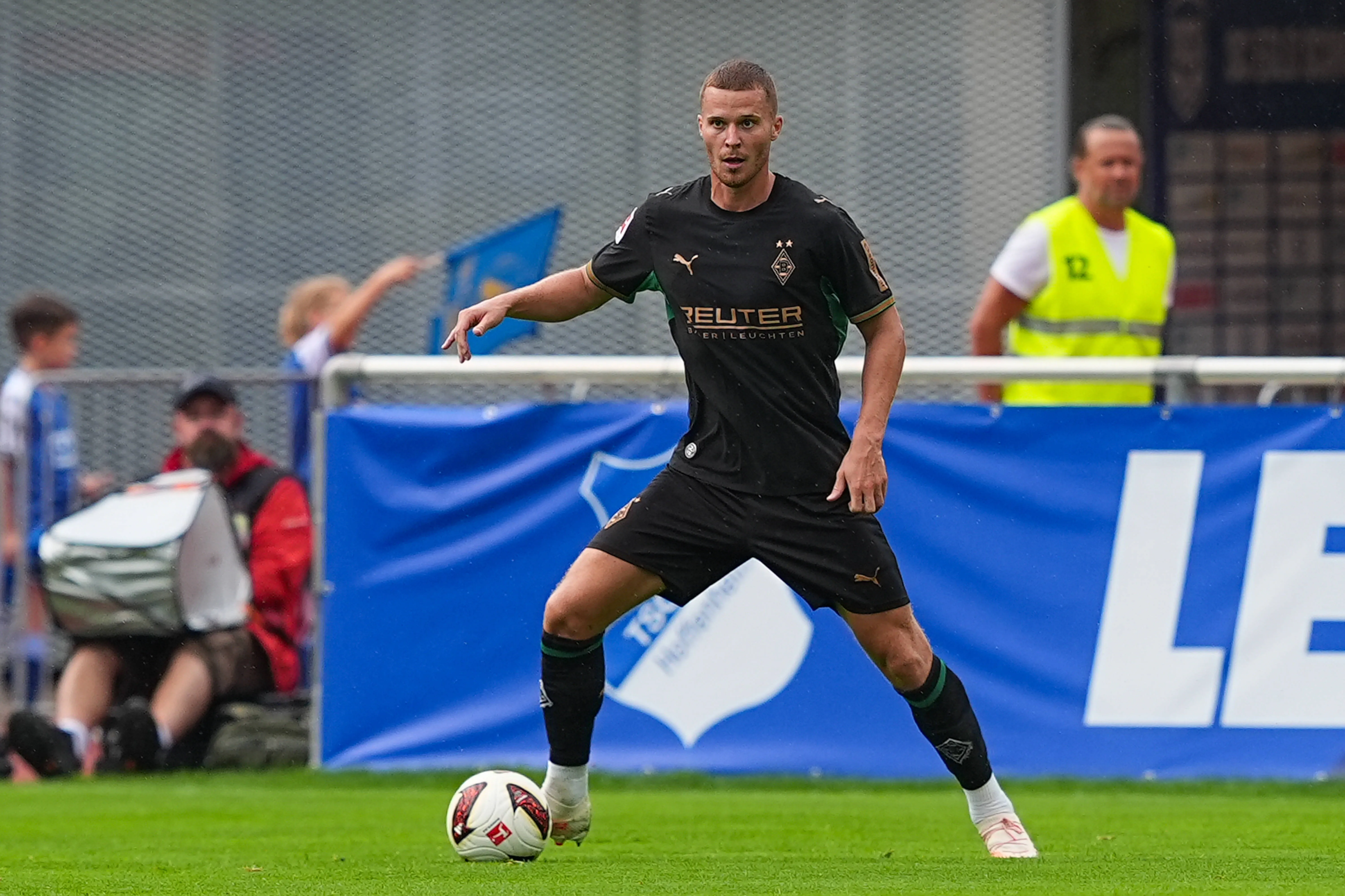 Nico Elvedi of Borussia Monchengladbach
