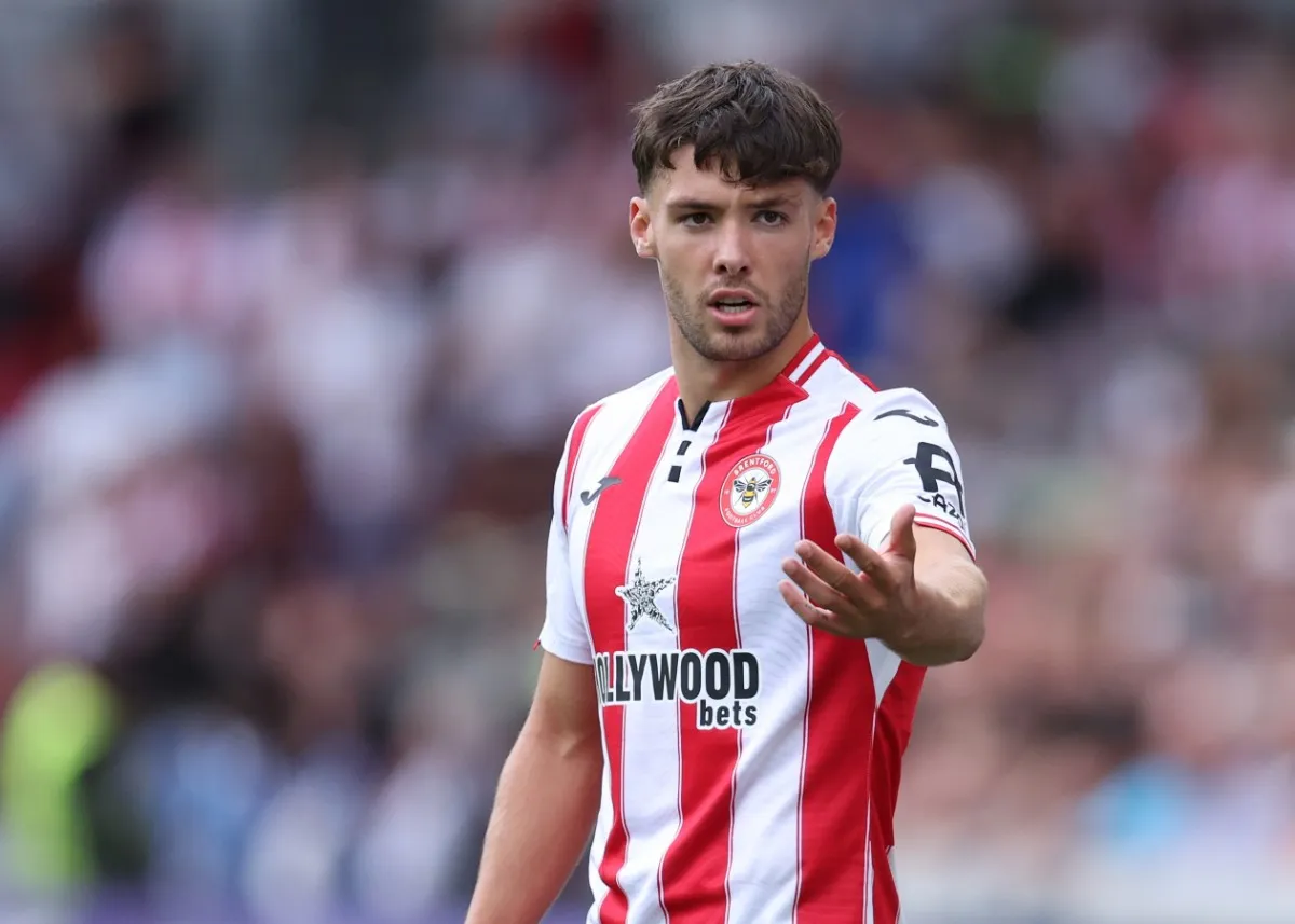 Aaron Hickey Brentford 