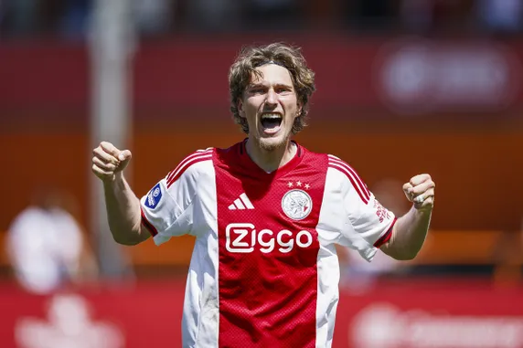 PSG transfer news: Deal &lsquo;agreed in principle&rsquo; for Ajax attacking prodigy
