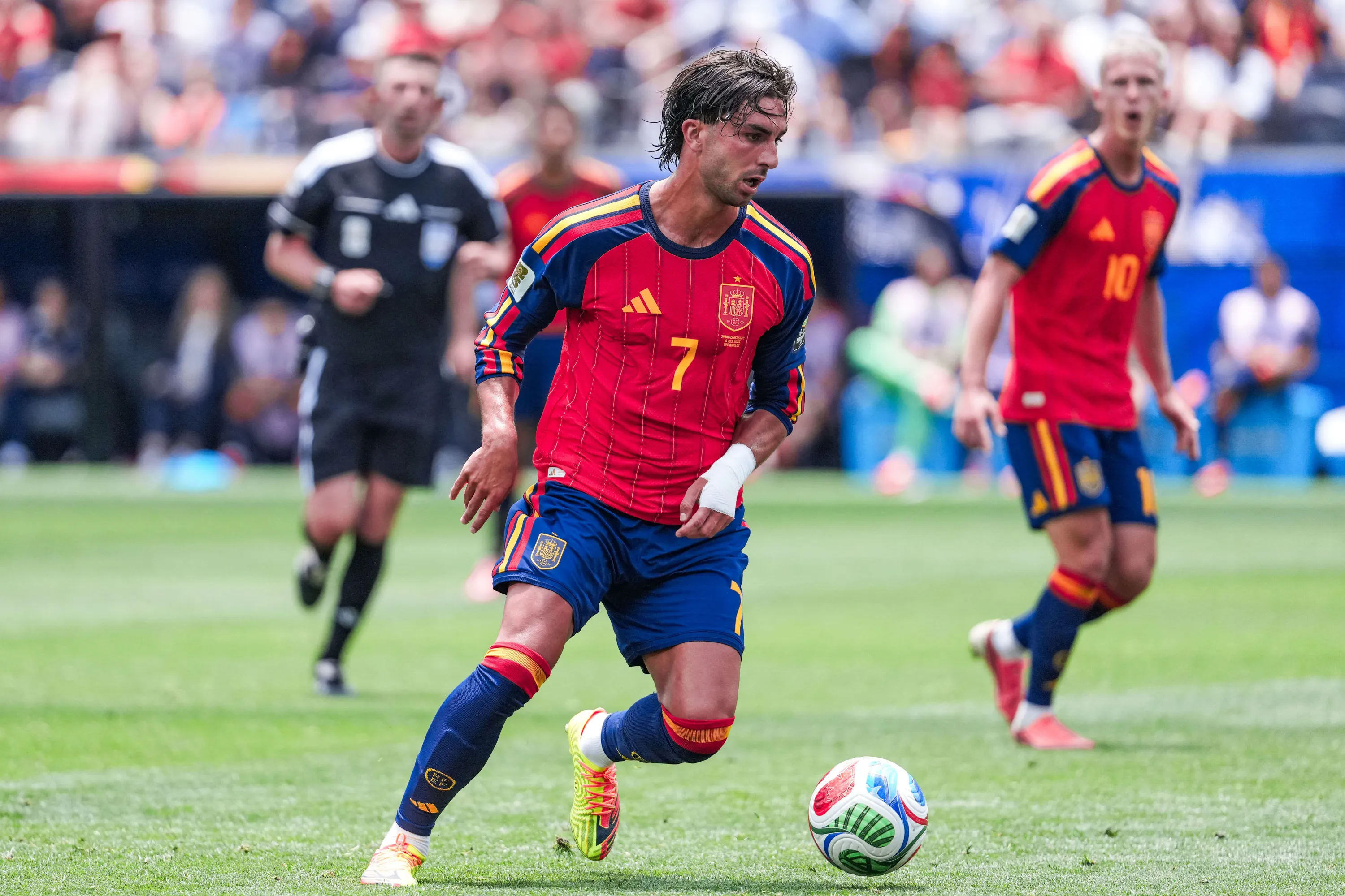 Latest transfer news today: Chelsea target World Cup goalkeeper as Ferran Torres is linked with PL return