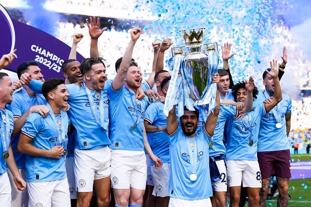 manchester city lift the premier league title after beating Chelsea 1-0