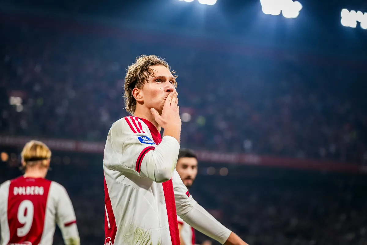 Arsenal transfer news: Gunners eyeing Ajax wonderkid amid Barcelona interest