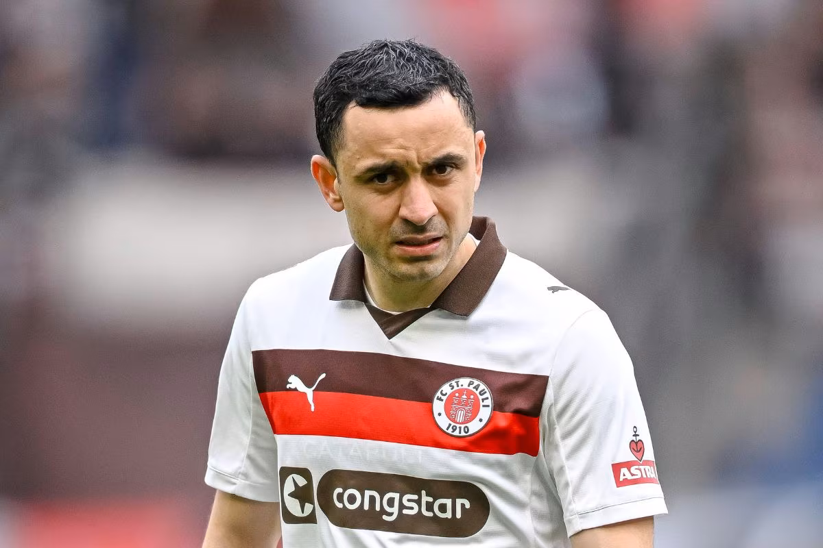 Manolis Saliakas in action for St Pauli in the Bundesliga