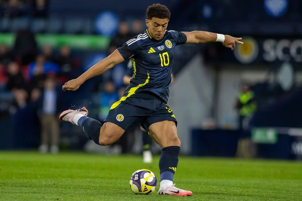 Che Adams