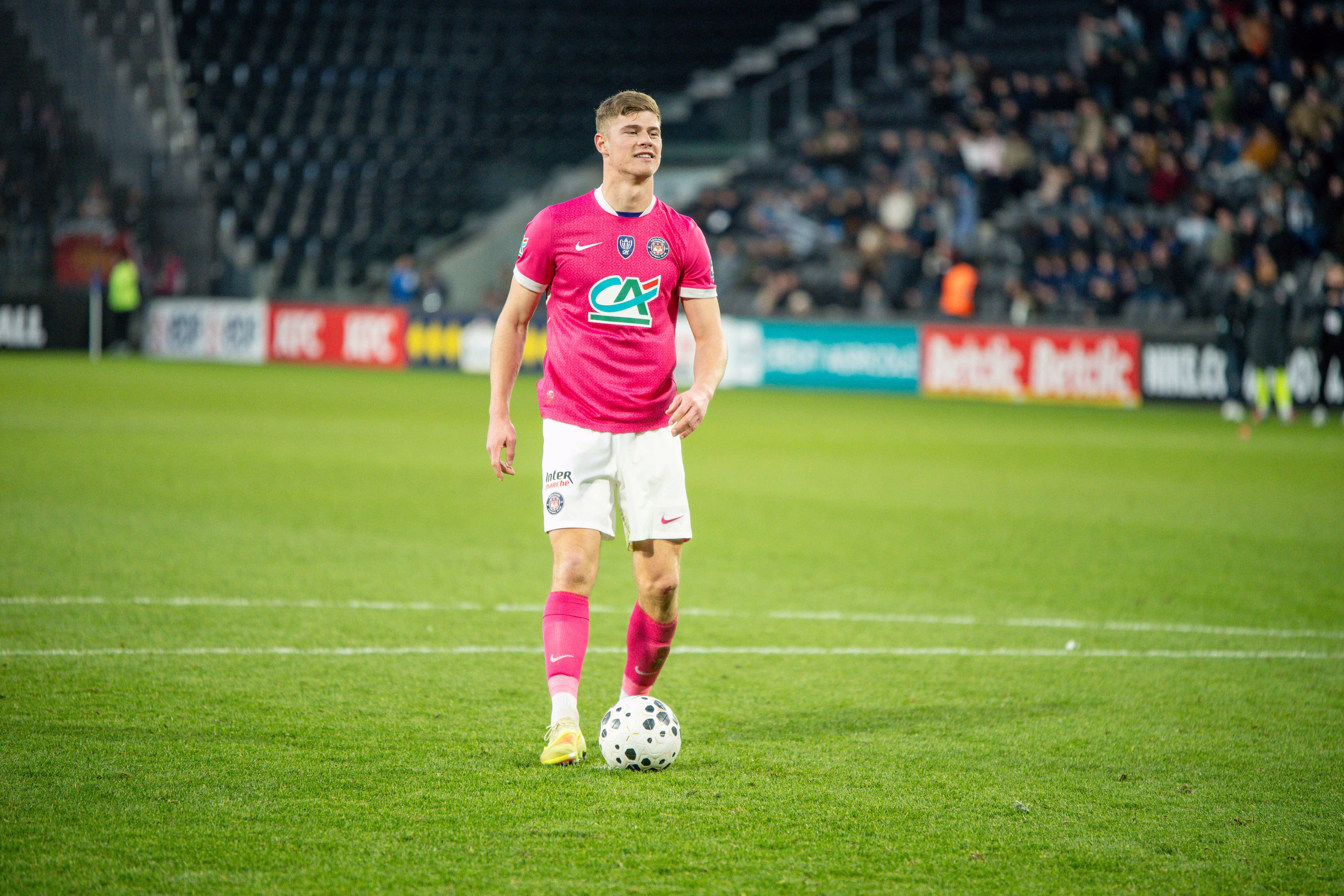 Toulouse defender Charlie Cresswell