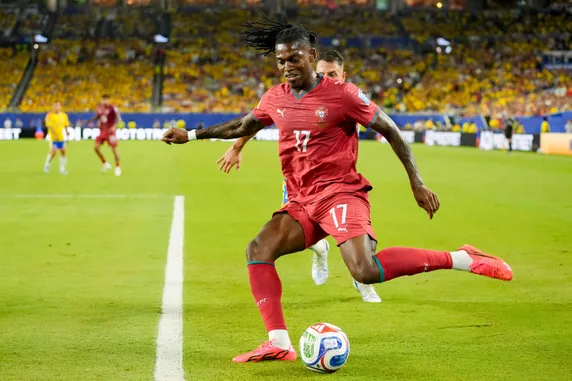 Latest transfer news today: Rafael Leao linked with PL switch as Liverpool make decision on key midfield target