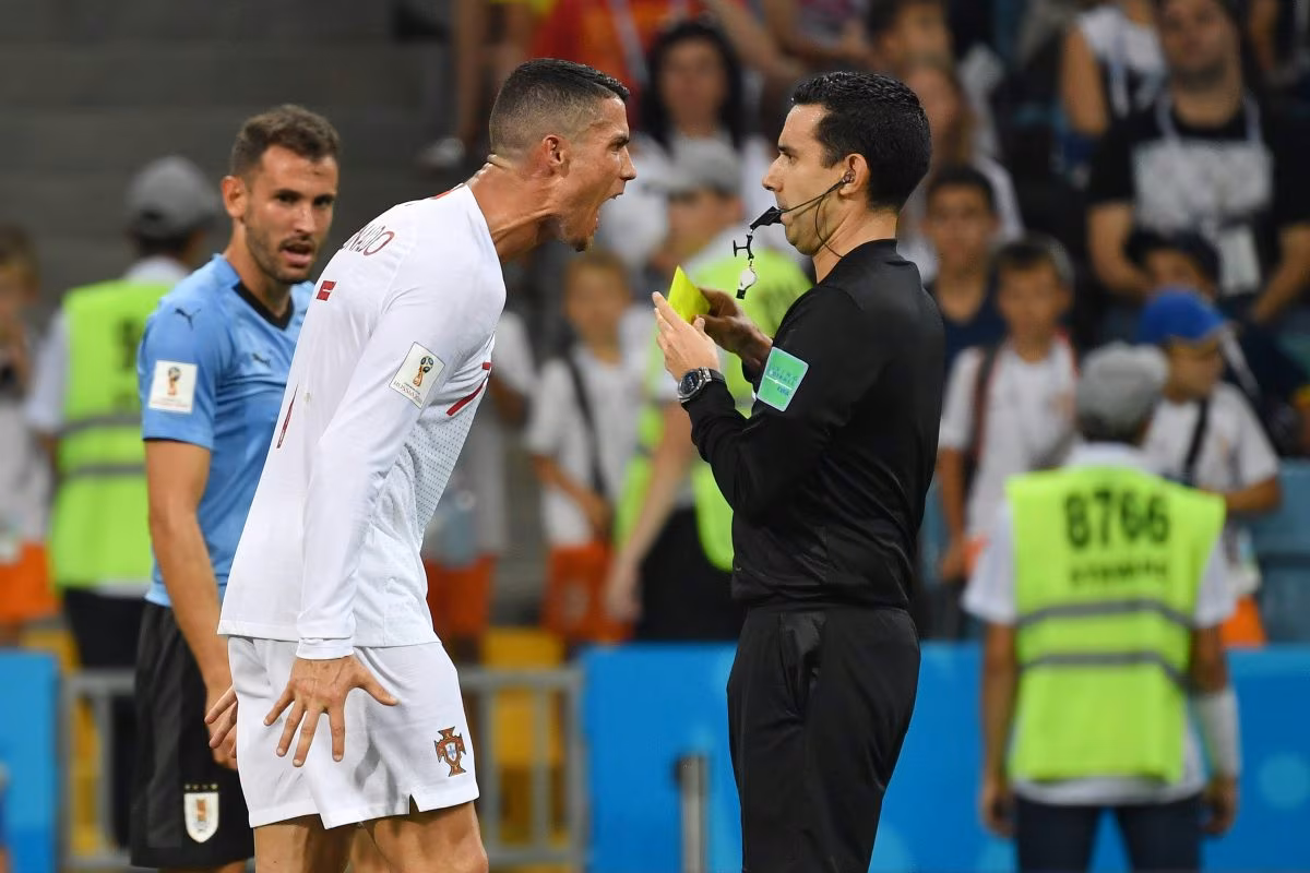 Does the World Cup reset yellow cards?