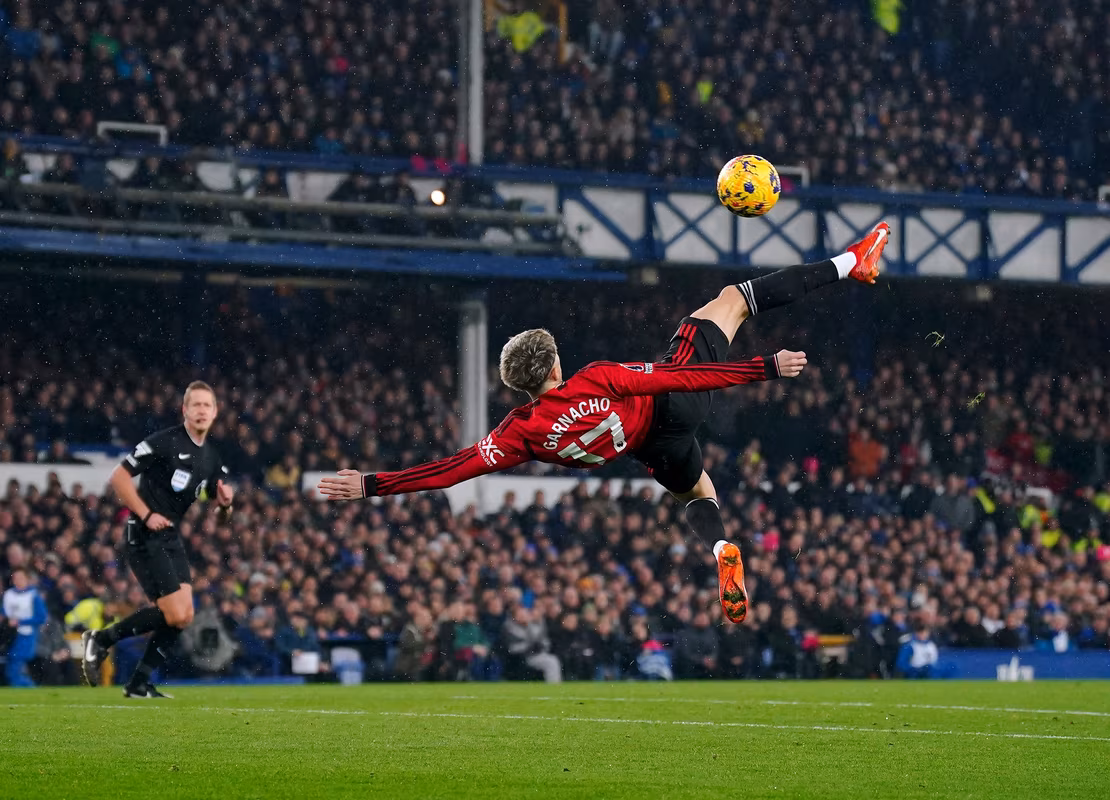 Garncho overhead kick vs everton third minute