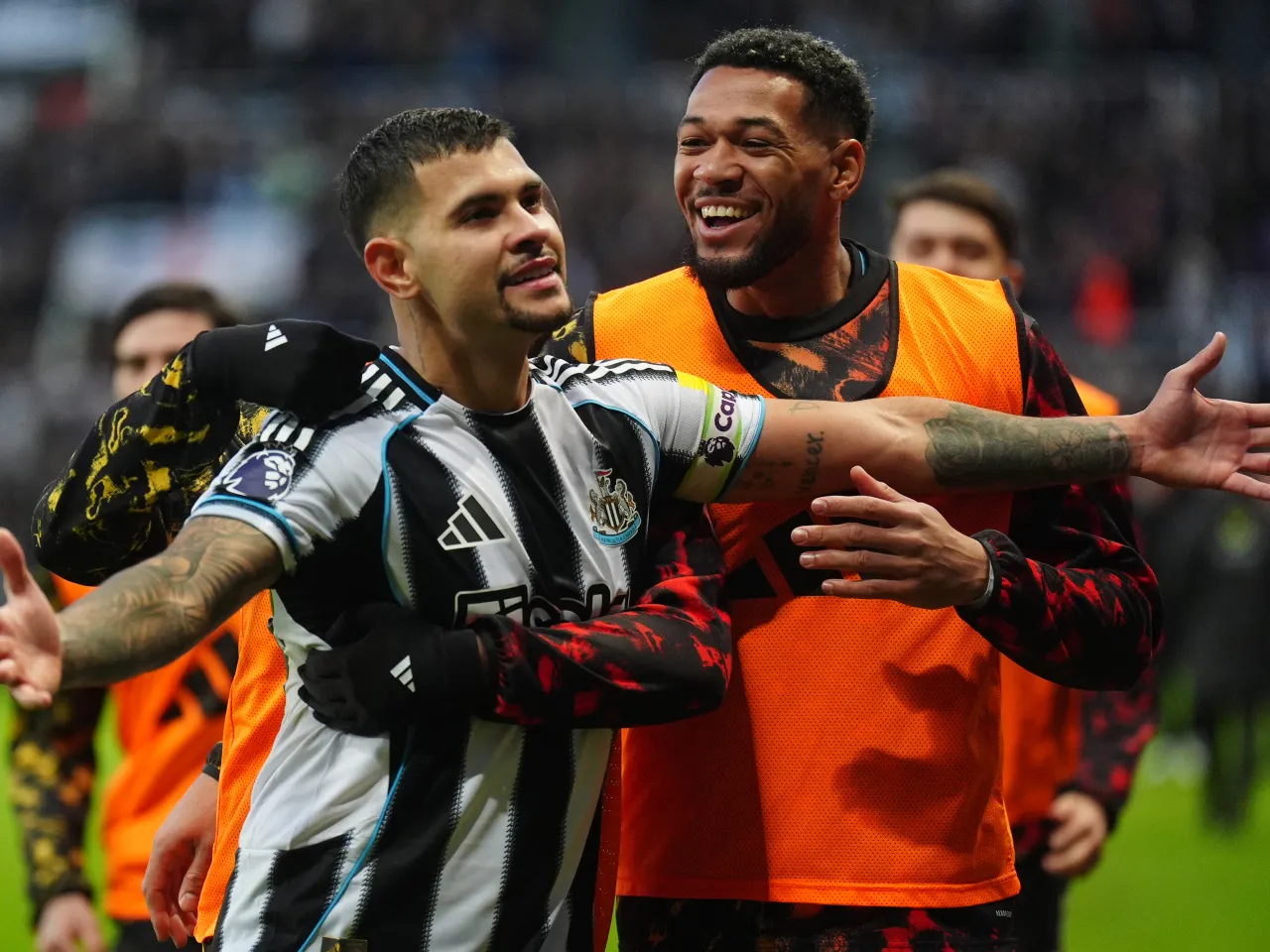 Joelinton sends Bruno Guimaraes warning before first Newcastle return with Arsenal